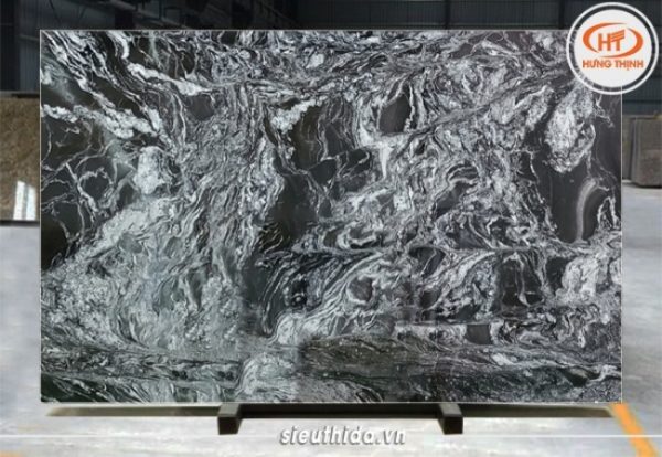 Đá Granite Black Forest có vẻ đẹp mạnh mẽ, cá tính