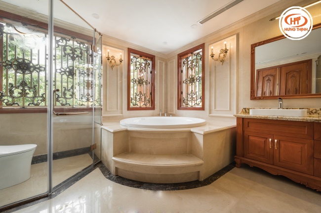 Ốp lavabo bằng đá cẩm thạch Rosa Light mang đến không gian dễ chịu, thư giãn cho phòng tắm