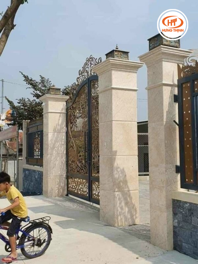 Ốp trụ cổng bằng đá Marble Rosa Light làm tăng vững chãi cho công trình