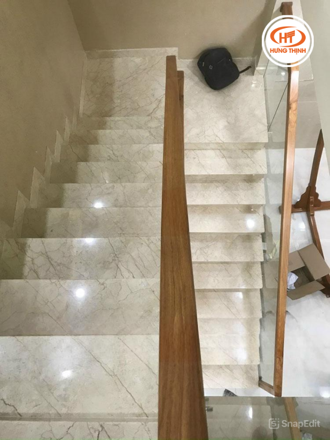 Ốp cầu thang bằng đá Marble Rosa Light