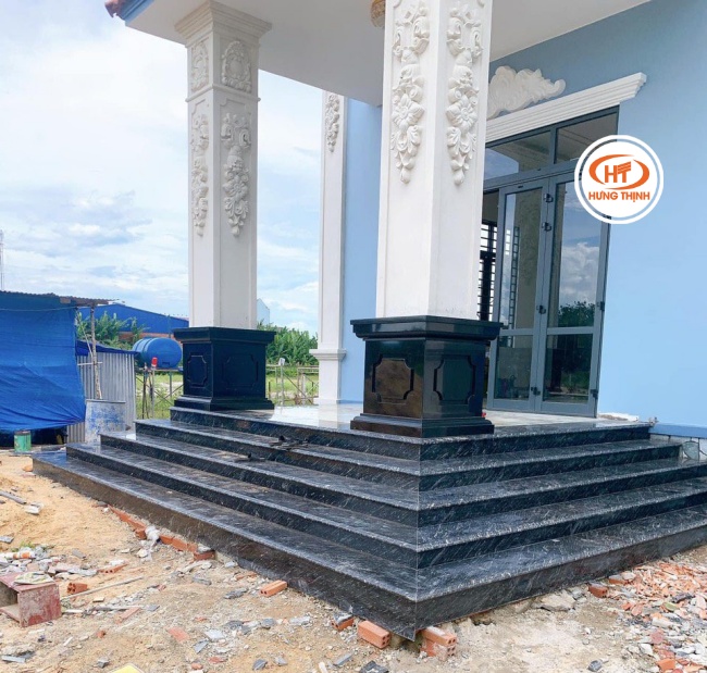 Khả năng chịu lực cao, chống mài mòn của đá Granite Oliva Green đáp ứng tốt cho hạng mục tam cấp