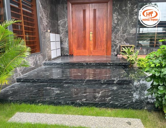 Các vân mây trắng khác nhau tạo nên nét đọc đáo cho đá Granite xanh Olivia Green
