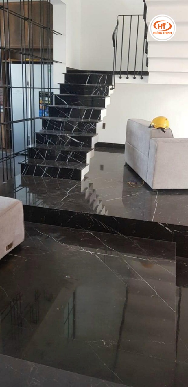 Đá đen tia chớp tự nhiên tượng trưng sức mạnh và quyền lực