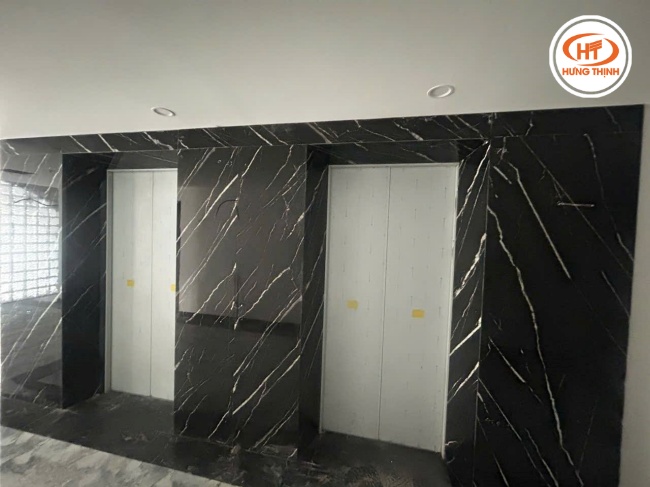 Đá Marble đen tia chớp ốp thang máy, đảm bảo độ bền cho công trình