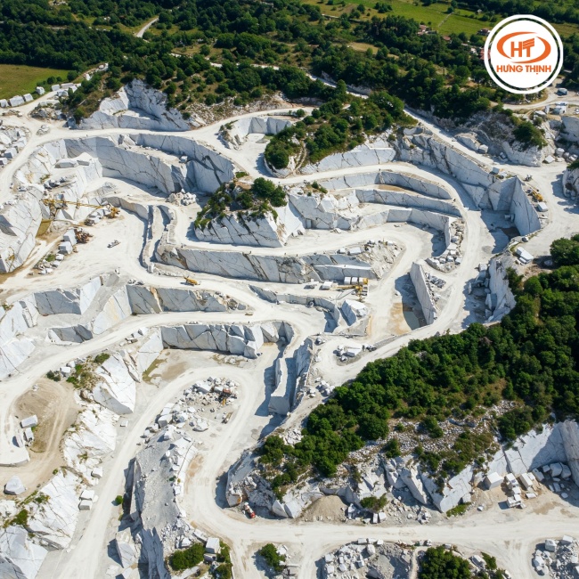 Mỏ khai thác đá Marble ở Ý