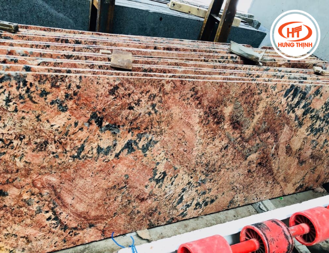 Cận cảnh vân đá độc đáo và nổi bật của đá granite Volcano Red