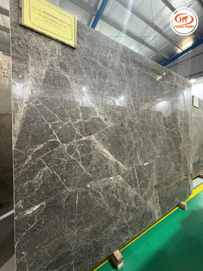 Đá Marble Konya Grey có độ bóng cao, dễ dàng vệ sinh, bảo dưỡng