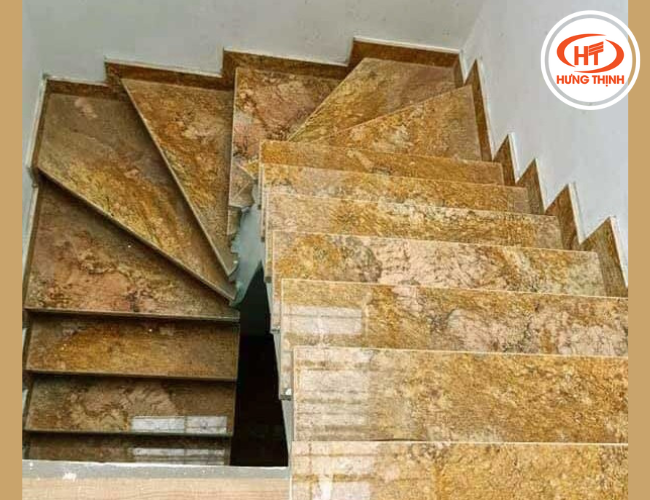 Đá Granite Imperial Gold ốp cầu thang – Sang trọng và bền bỉ theo thời gian