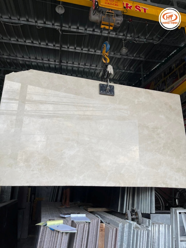 Đá Marble Cream Macfil với độ bóng cao,