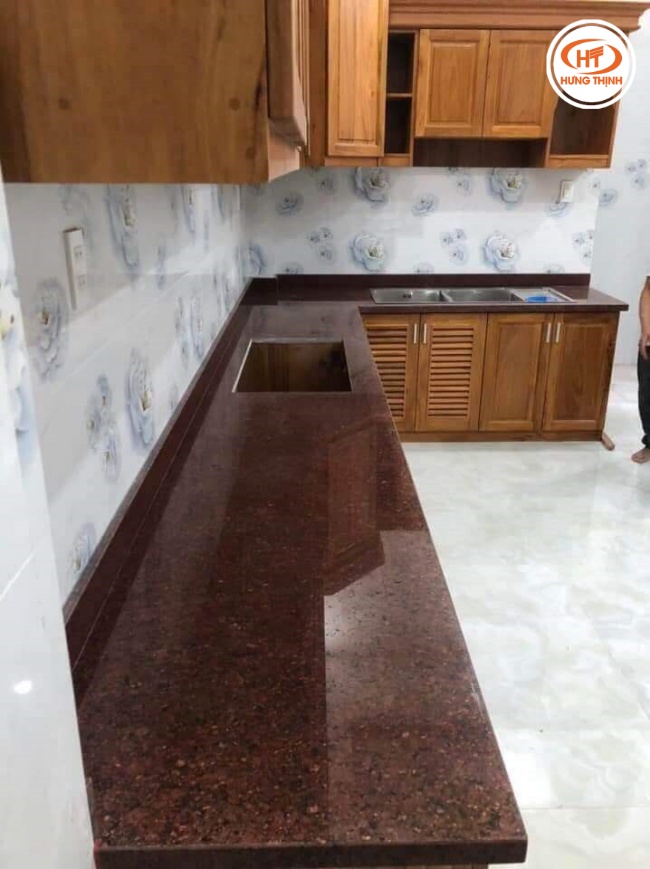 Đá mặt bếp đỏ Ruby, mang nét thẩm mỹ độc đáo cho không gian bếp