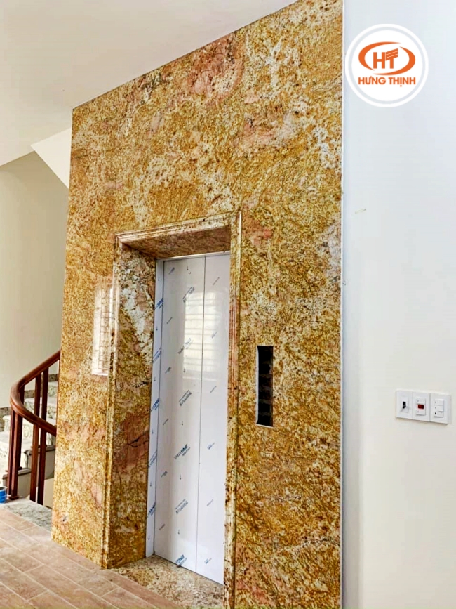Mặt thang máy đá Granite giữ được độ bóng, dễ dàng vệ sinh. 