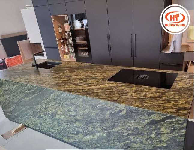 ảo chống trầy xước và chịu nhiệt tốt nhờ ưu điểm của đá Thạch Anh