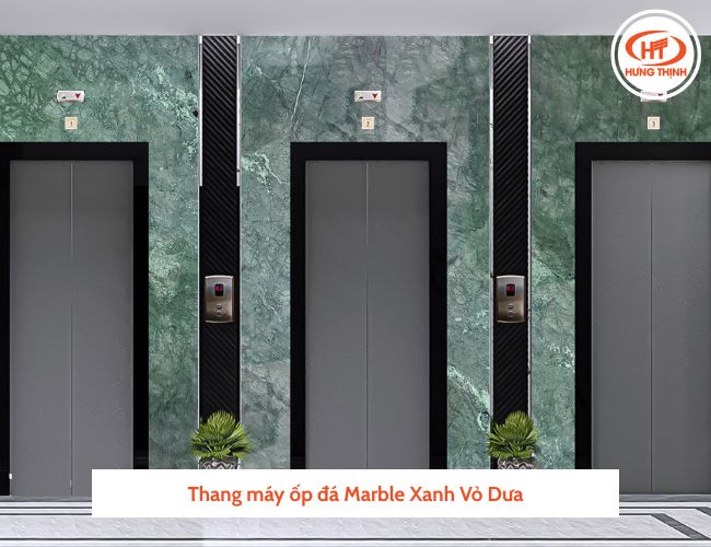 Thang máy ốp đá Marble điều hòa nhiệt độ trong không gian.