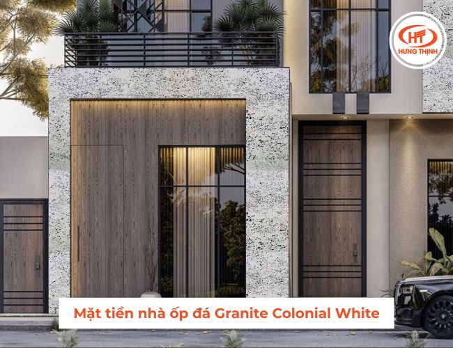 Đá ốp mặt tiền nhà màu trắng được nhiều gia chủ lựa chọn. 