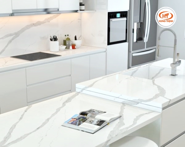 Các dòng đá Vicostone có bề mặt dày tương đối nên cách nhiệt và chịu lực tốt. 