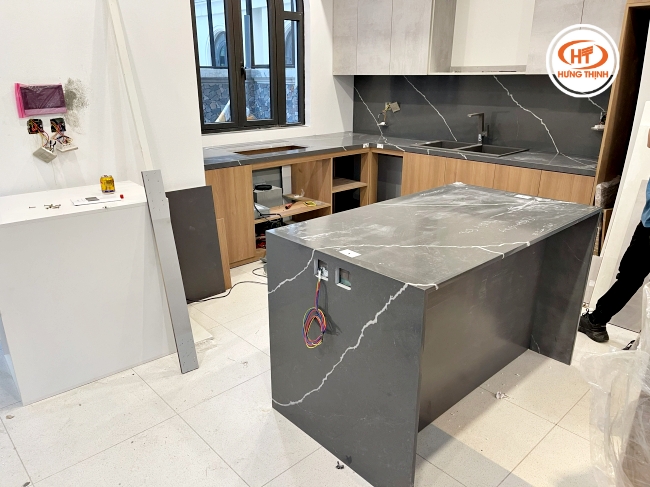 Thi công bàn bếp và bản đảo đá bếp vicostone BQ8730