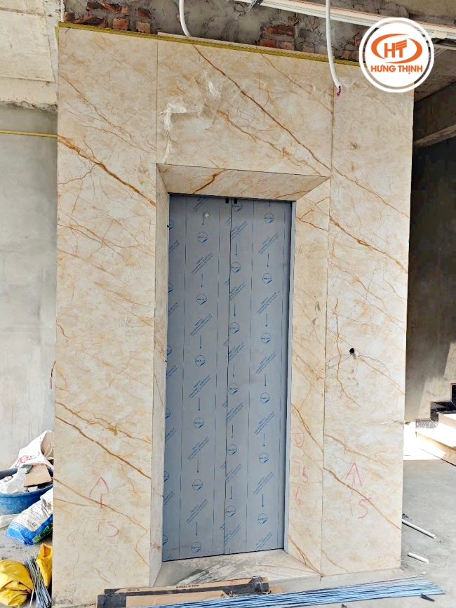 Có thể dùng đá cẩm thạch ốp thang máy cho cả công trình nhà ở và công trình thương mại.