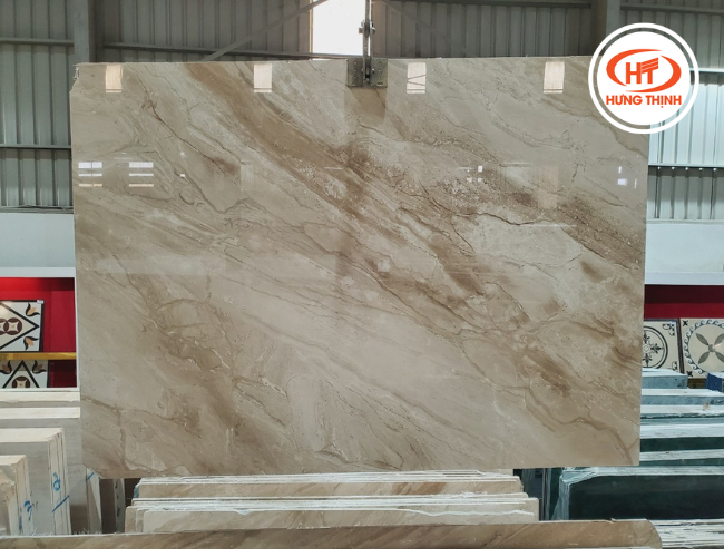 Dựa vào lịch thước và độ dày, đá Marble vân gỗ chéo có mức giá khác nhau 