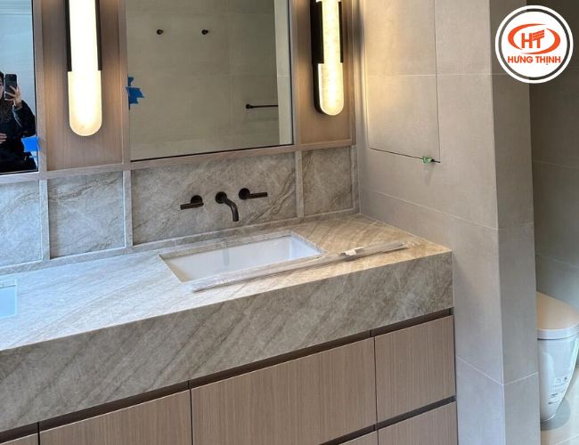 Khả năng chống thấm nước của dòng đá thạch anh rất phù hợp với hạng mục lavabo. 