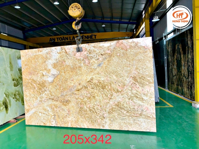 Mặt tiền nhà ốp đá hoa cương được đánh giá cao về độ bền, chịu thời tiết nắng mưa