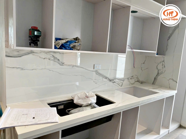 Mẫu đá trắng ốp bếp bán chạy nhất kho đá Hưng Thịnh.