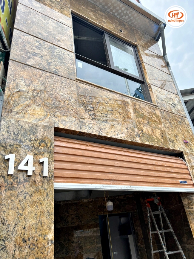 Đá Granite Alaska Gold được sử dụng phổ biến trong các công trình