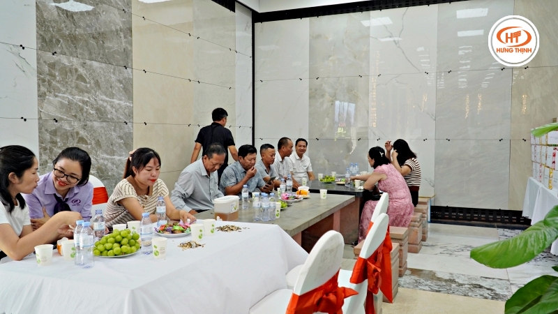 Showroom gạch khổ lớn cao cấp nhập khẩu Ấn Độ