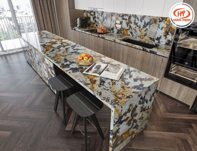 Đá bếp vân rối phù hợp với nội thất tối giản, không cầu kỳ. 