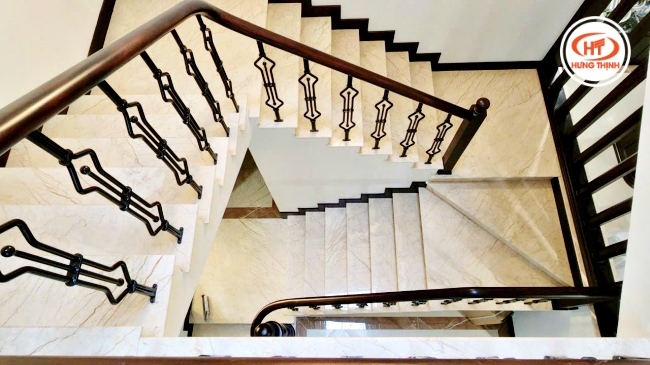 Đá Marble Rosa Light hợp với nhà mang phong cách tân cổ điển. 