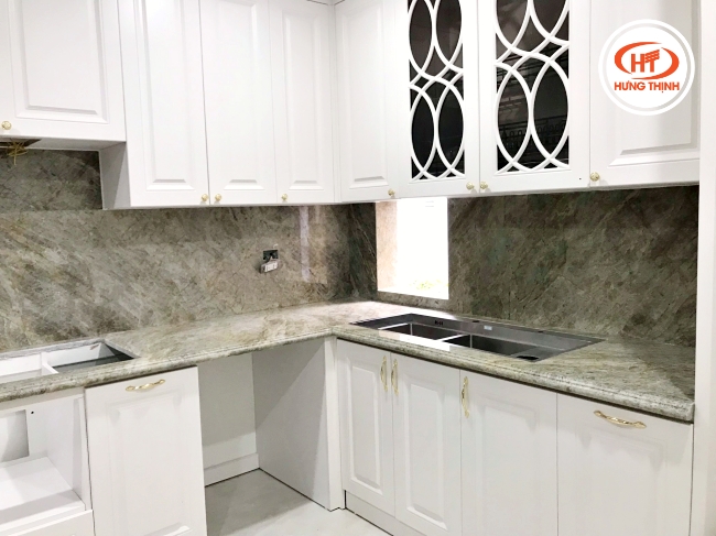 Đá bếp Thạch Anh với hiệu ứng vân chéo, vân đá tự nhiên hút mắt