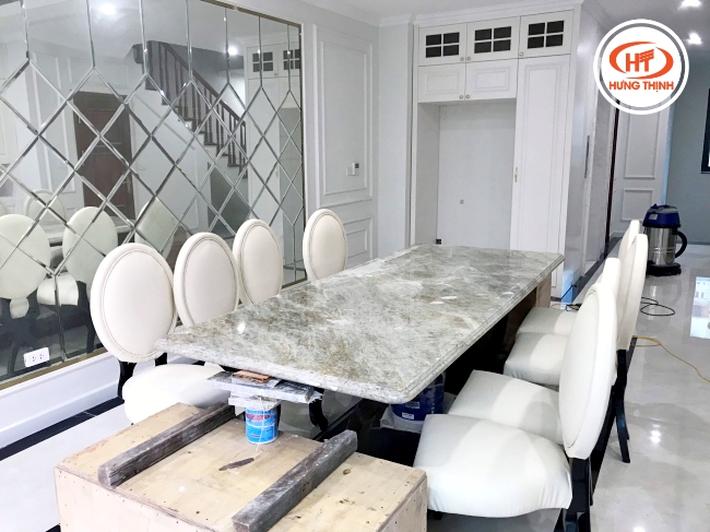 Bàn ăn làm bằng đá Thạch Anh Perla Rocca 