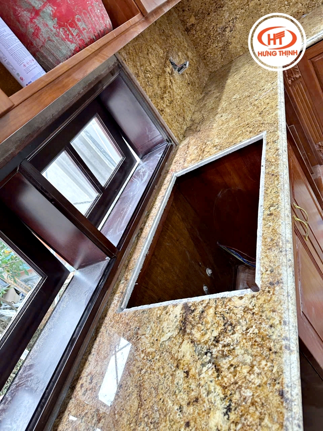 Màu vàng phù hợp với nội thất gỗ tự nhiên 