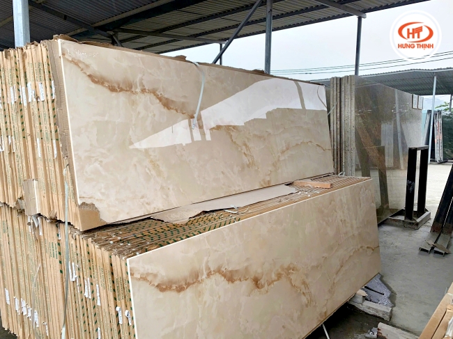 Đá nung kết màu vàng ốp mặt tiền với giá thành hợp lý