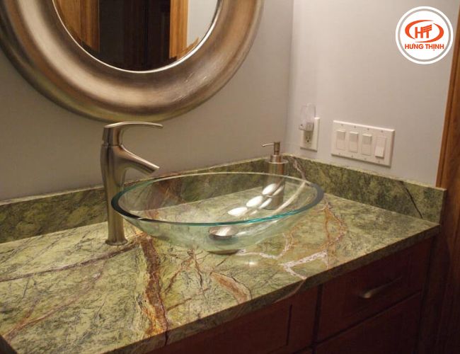 Mặt lavabo phòng tắm ốp đá Cẩm Thạch Rừng tự nhiên. 