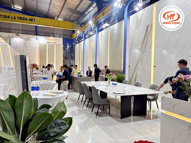 batch le ki ket hop tac kho da sai gon hung thinh va royal sintered stone 01