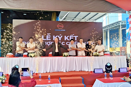 batch le ki ket hop tac kho da sai gon hung thinh va royal sintered stone 23