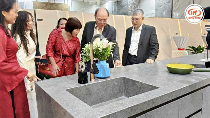 batch le ki ket hop tac kho da sai gon hung thinh va royal sintered stone 24