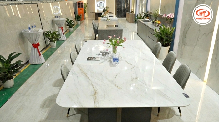 Quý khách xem sản phẩm trực tiếp tại kho đá Sài Gòn Hưng Thịnh