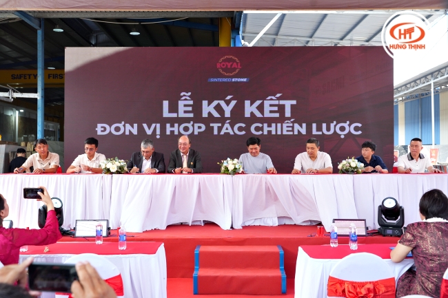 batch le ky ket hop tac chien luoc giua kho da sai gon hung thinh va royal sintered stone 003