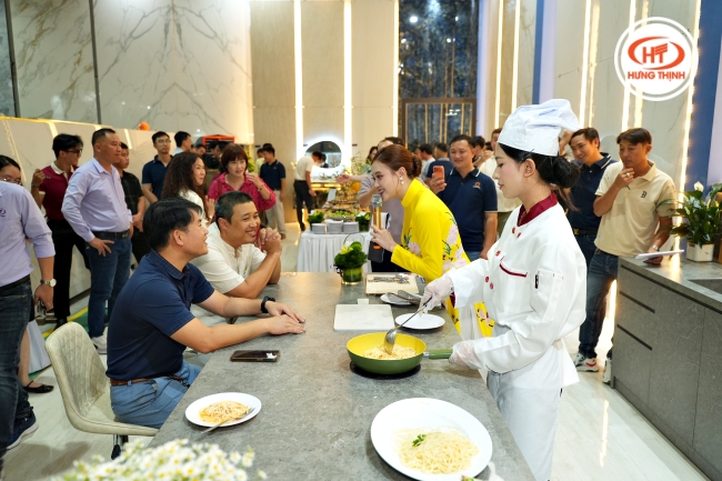 batch le ky ket hop tac chien luoc giua kho da sai gon hung thinh va royal sintered stone 006