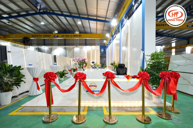 batch le ky ket hop tac chien luoc giua kho da sai gon hung thinh va royal sintered stone 012