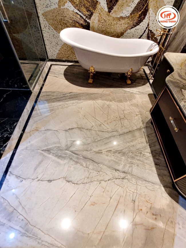 Vẫn là phòng tắm khác được ốp full đá Thạch Anh bóng đẹp
