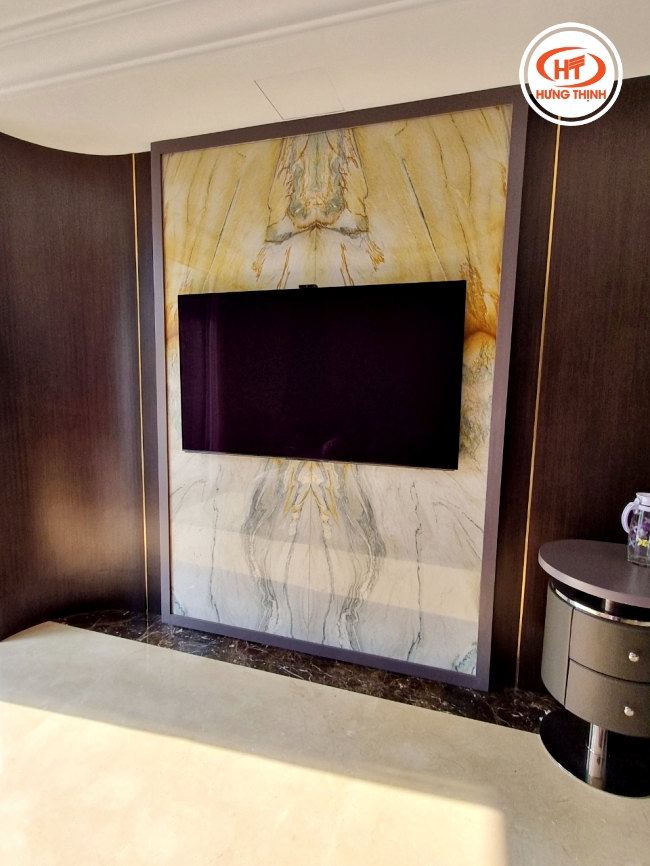Thêm mẫu đá Thạch Anh đối vân ốp vách ti vi phòng ngủ 