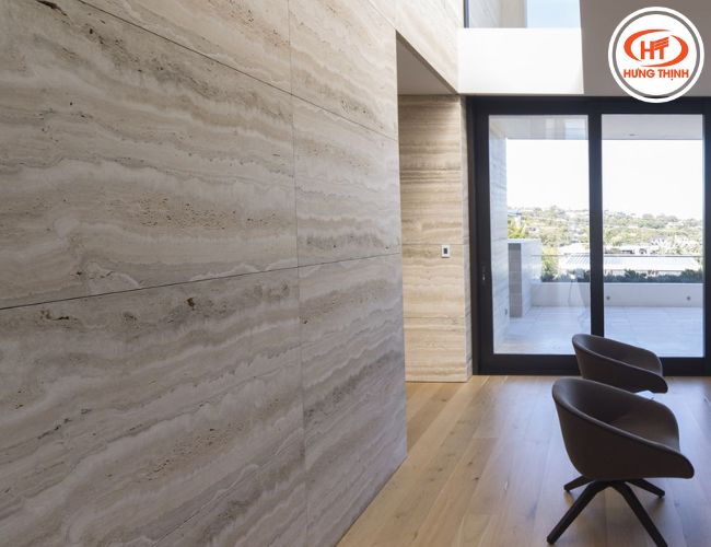 Độ mát và hấp thụ nhiệt của đá giúp không gian luôn dễ chịu, mát mẻ.