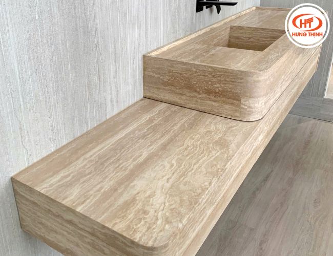 Các đường vân mô phỏng thớ gỗ tự nhiên sống động.