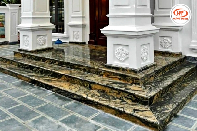 Bề mặt đá sáng bóng dễ dàng lau chùi và bảo dưỡng