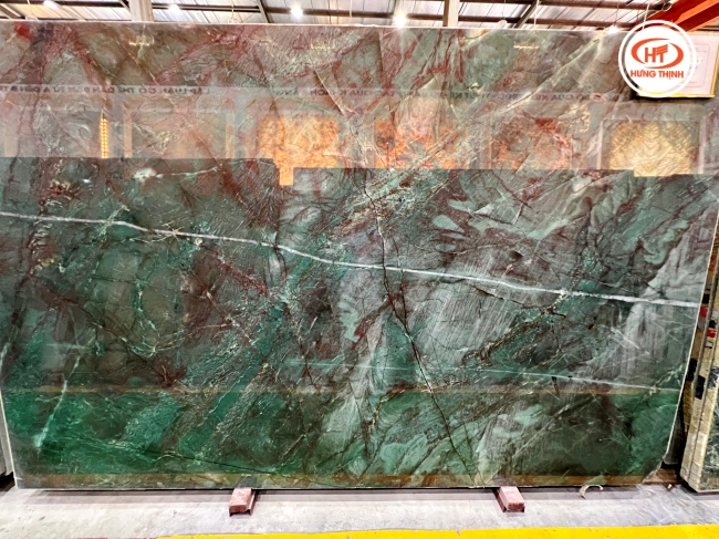 Những hùng vĩ của núi rừng Brazil được tái hiện sống động trên phiến đá Thạch Anh xanh  Green Canyon