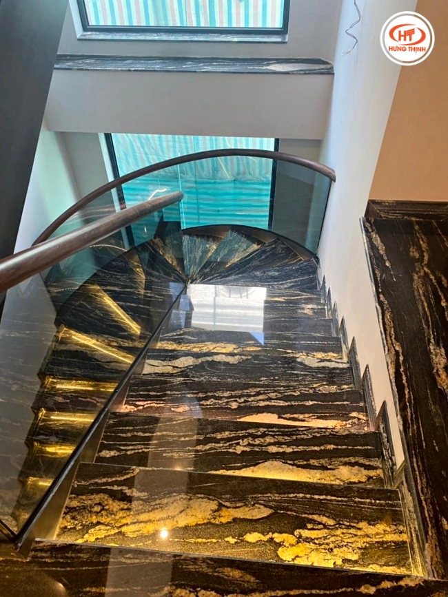 Công trình đá Granite Titanium Black kết hợp đèn led