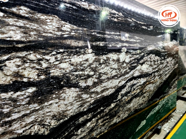 Bề mặt đá siêu cường chống trầy xước, ngấm ố và bạc màu