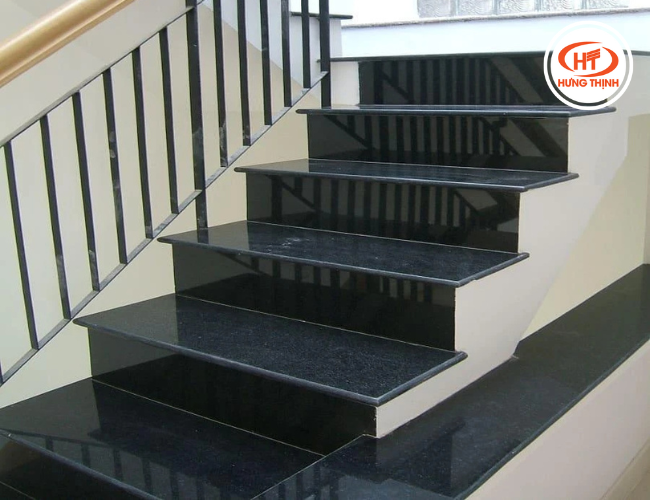 Đá Granite đen Campuchia ốp cầu thang chịu lực tốt